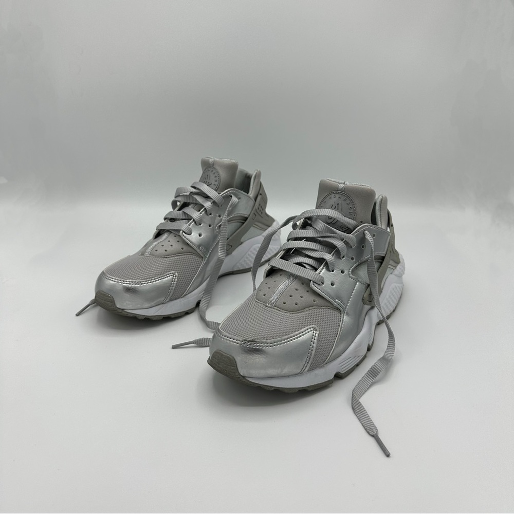 Nike Air Huarache, Silver Metallic, Women’s Size 10.5